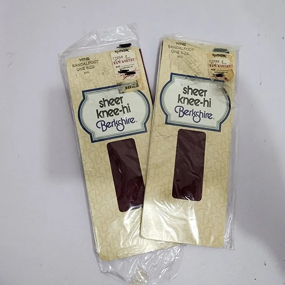 Vintage Berkshire Sheer Knee-Hi Stockings Nylon Sandalfoot Wide Comfort Top Set